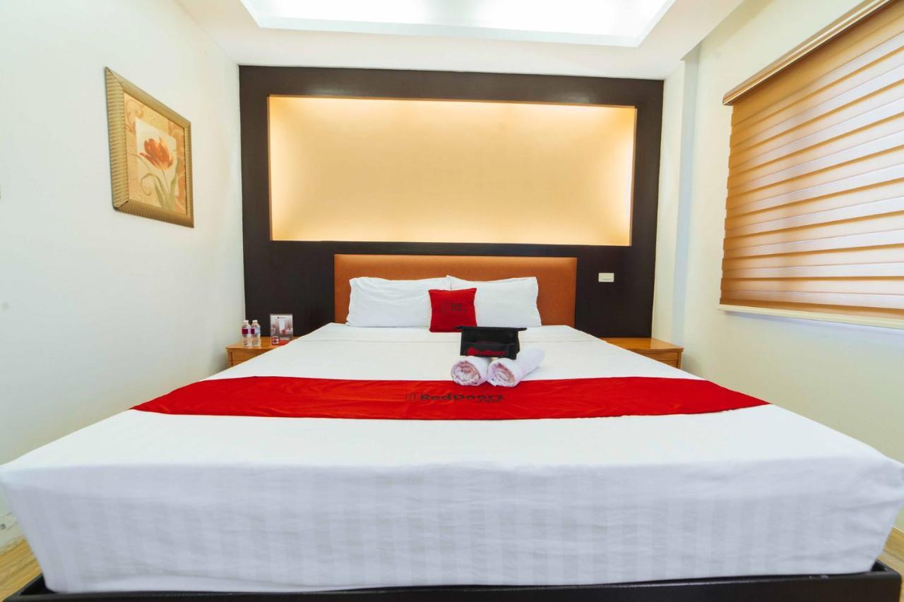 Hotel Reddoorz Premium Near Trinoma Quezon City Zewnętrze zdjęcie