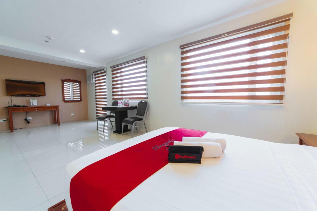 Hotel Reddoorz Premium Near Trinoma Quezon City Zewnętrze zdjęcie